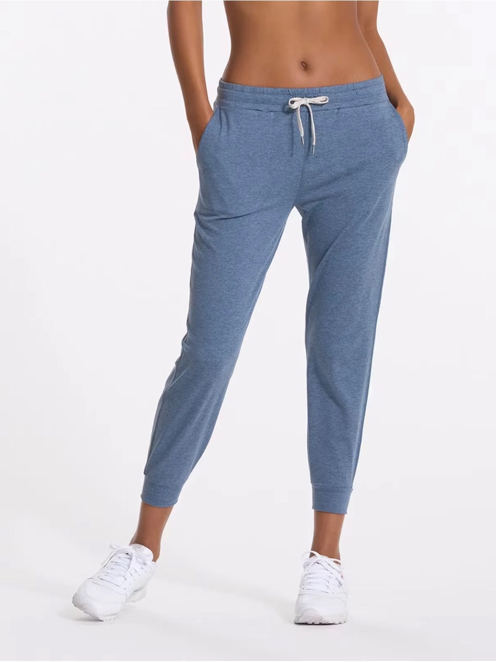 Vuori Performance Jogger DreamKnit Material in Azure Heather